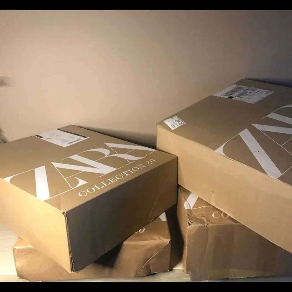 Zu Hause erhaltene Boxen